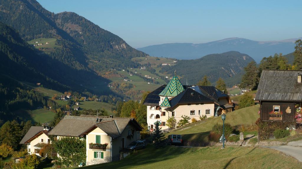 Hotel Ansitz Jakoberhof Ortisei Exterior photo